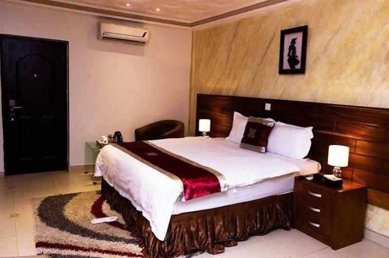 Airport West Hotel Accra Exterior foto
